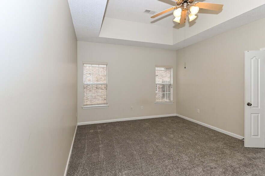 Building Photo - 1384 Carlton Ridge Dr