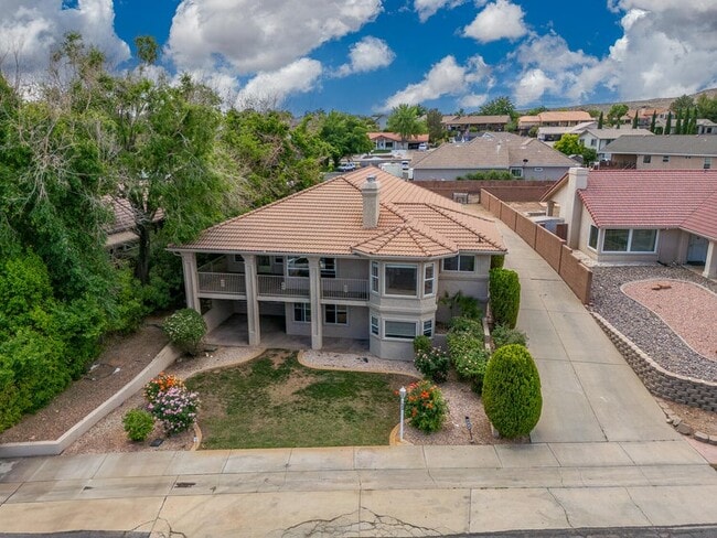Building Photo - 984 Larkspur Rd
