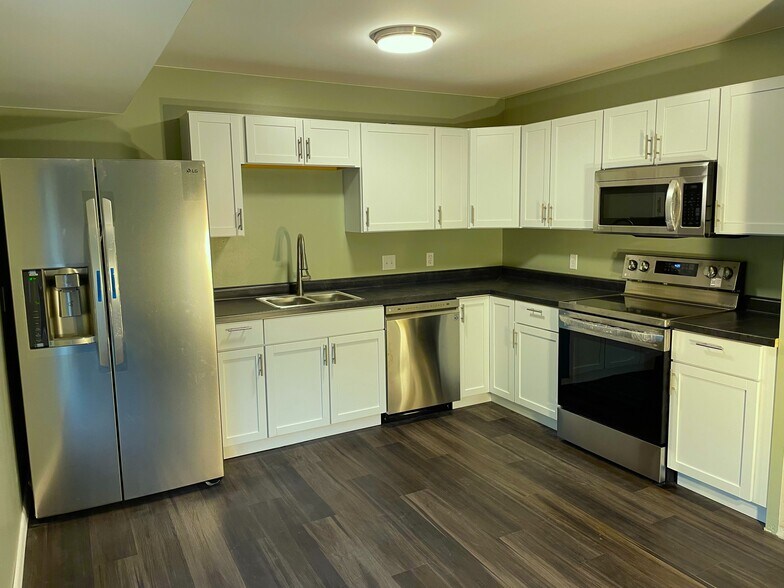 Newer Kitchen - 18284 Swiss Dr