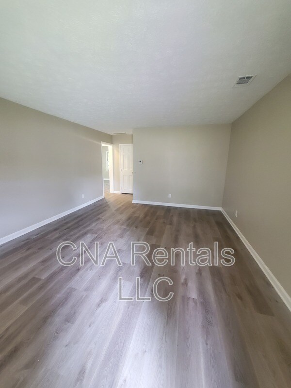 Building Photo - 245 Kimberly Way SW