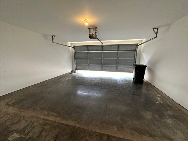 Building Photo - 18215 Temple Hill Ln