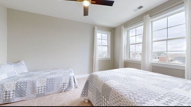 Building Photo - Durham Farms of Hendersonville!