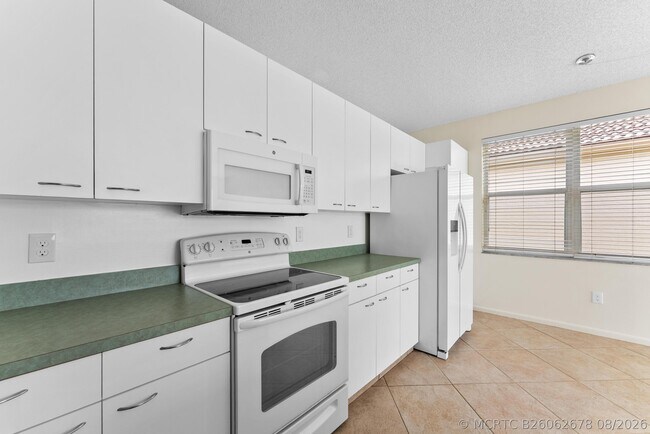 Building Photo - 15350 NW 6th Ct