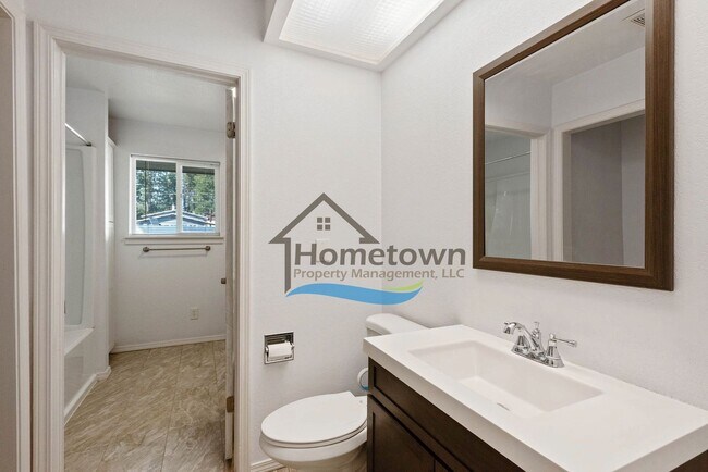 Building Photo - 3 Bedroom Home with Attached 3-Bay Garage ...