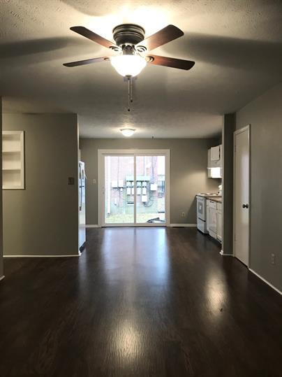 Primary Photo - 290 Tinker Hill Cove