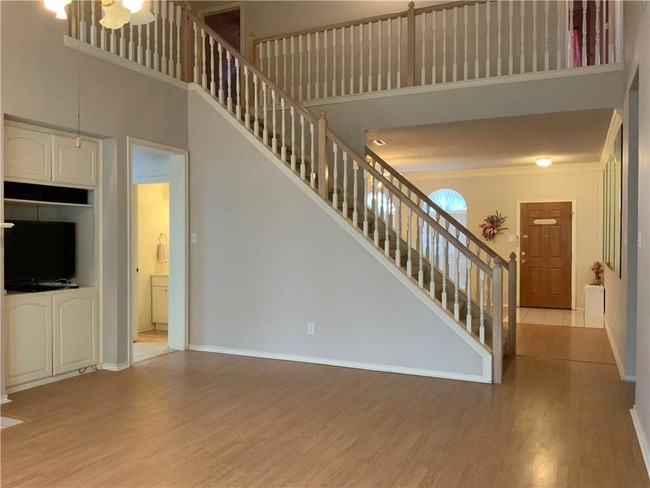 Building Photo - 4320 Vine Ridge Ct