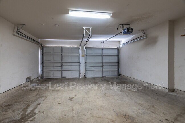 Building Photo - 802 Amber Knoll