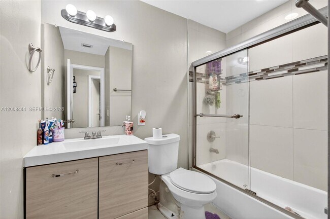 Building Photo - 10850 Eureka St