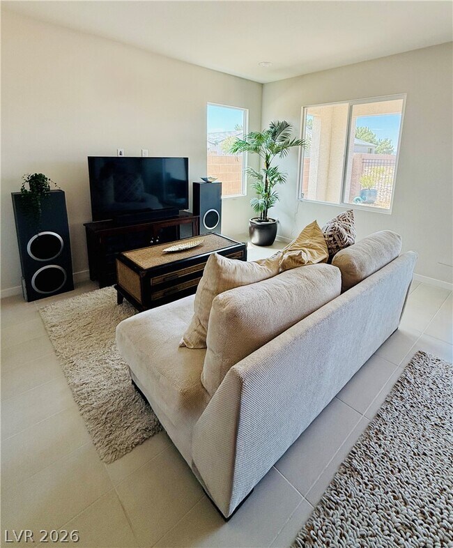 Building Photo - 4379 E Cactus Cyn Dr