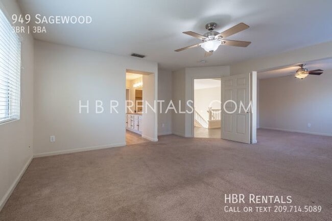 Building Photo - 949 Sagewood-