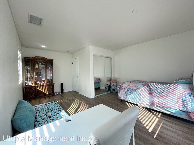 Building Photo - 4 br, 3 bath House - 2262 Johns View Way