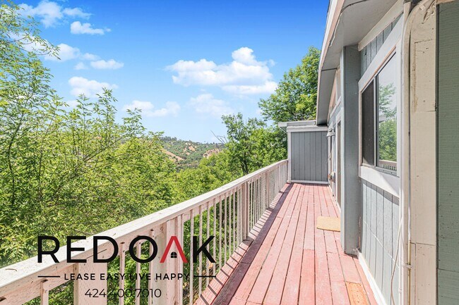 Building Photo - 474 1/2 Crane Blvd-474 1/2