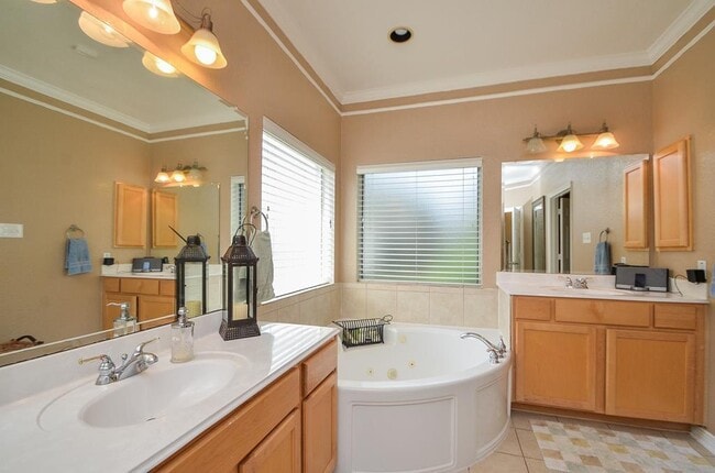 Building Photo - 3222 Twinmont Ln