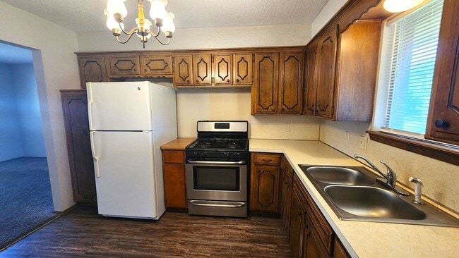 Building Photo - 3 Bed 1 Bath 1 Car Garage in the  Leonhardts Oak Ridge Addition in Del City