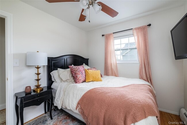 Building Photo - 44 Frazer Dr