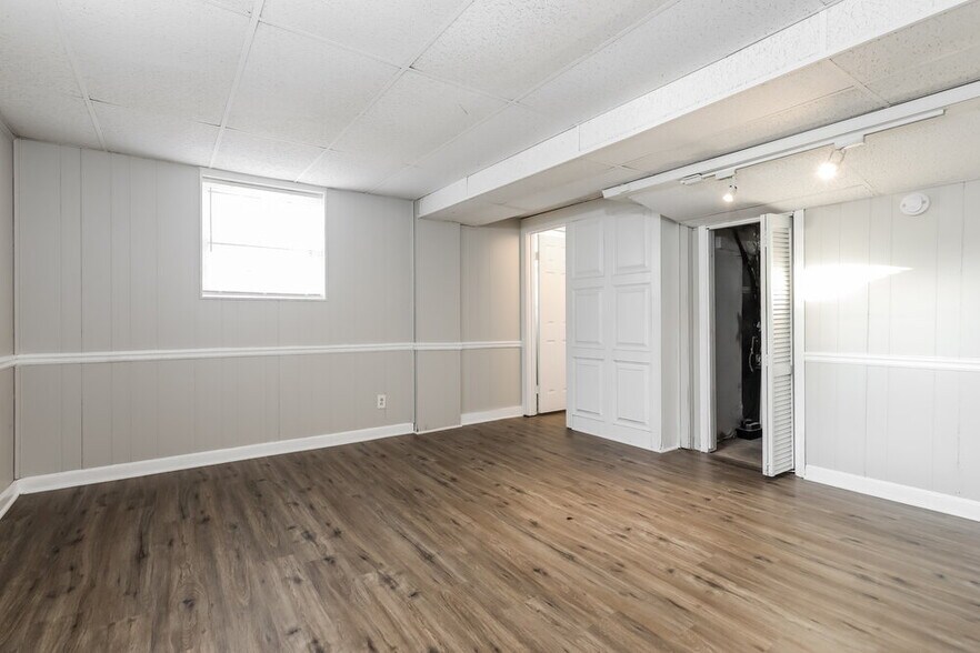 Building Photo - 820 Oakdale Dr