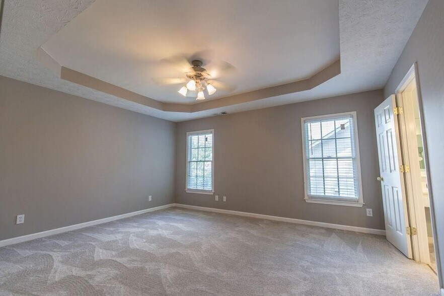 Building Photo - 3360 Shallowford Green Dr