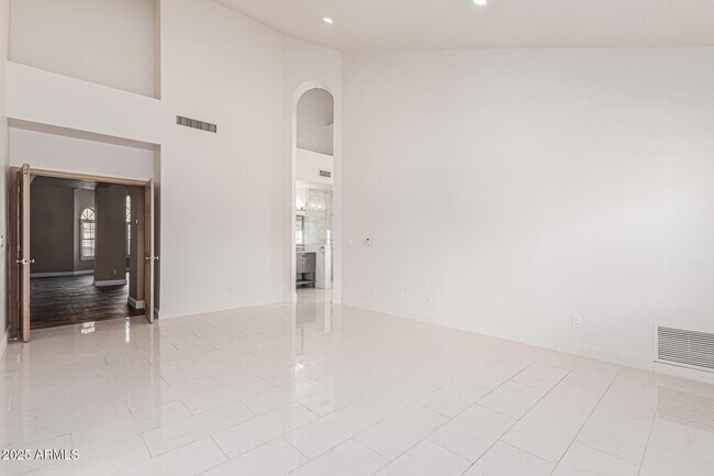 Building Photo - 9665 E Cochise Dr
