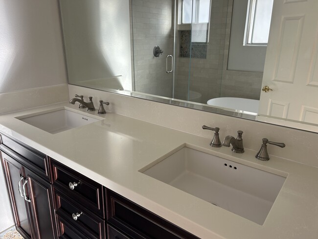 Primary Bathroom - 1713 Goodman Ave