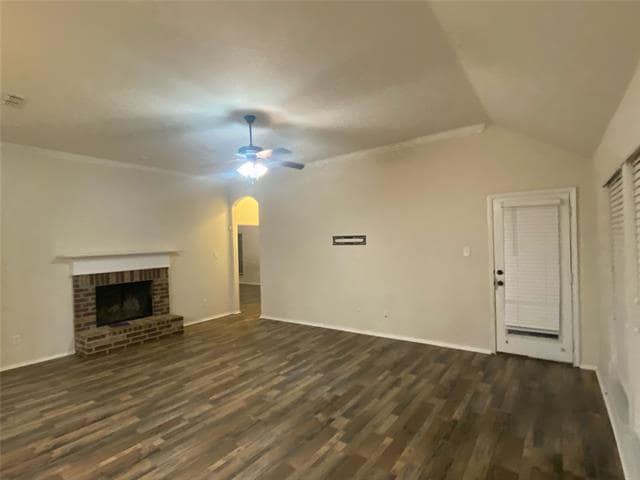 Building Photo - 320 Springtree St