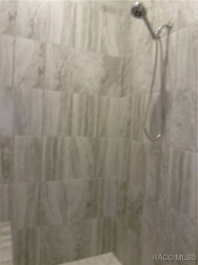 Building Photo - 1381 N Spend a Buck Dr