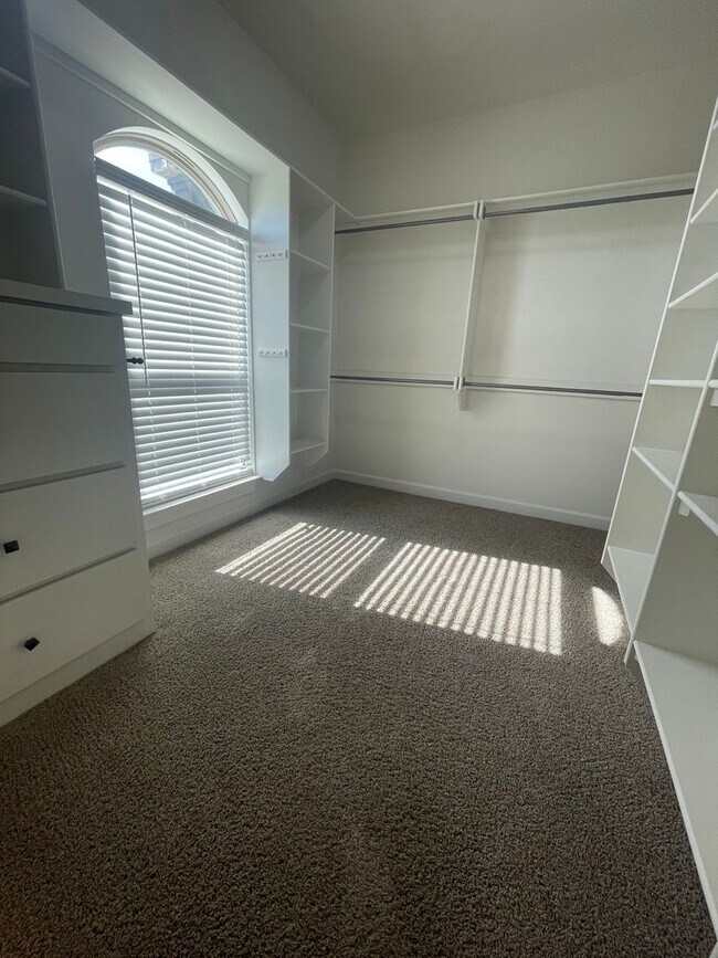 Building Photo - Great location in Sherwood