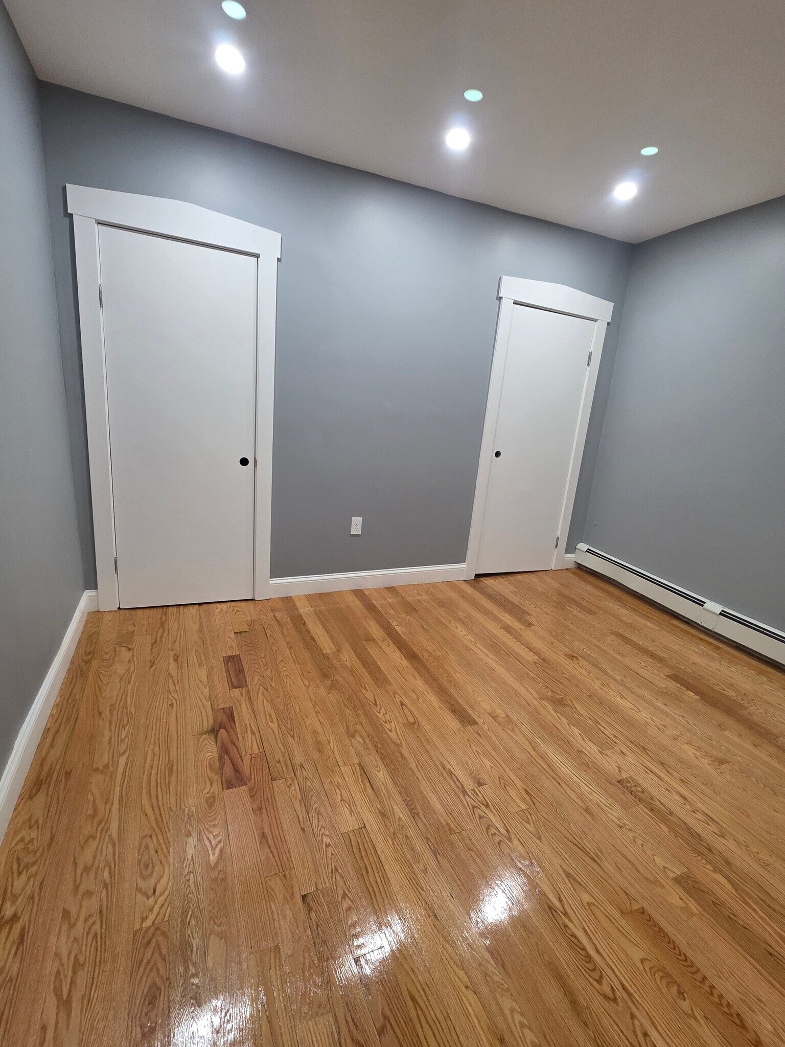 Building Photo - 18 Mascot St