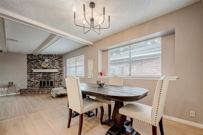 Building Photo - 4731 Casemont Dr