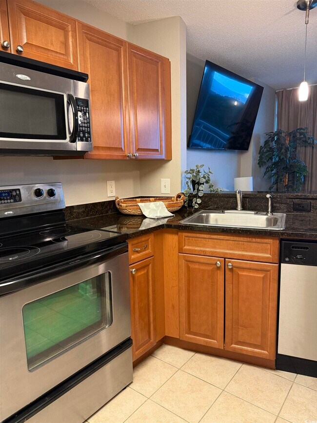 Building Photo - 215 77th Ave N