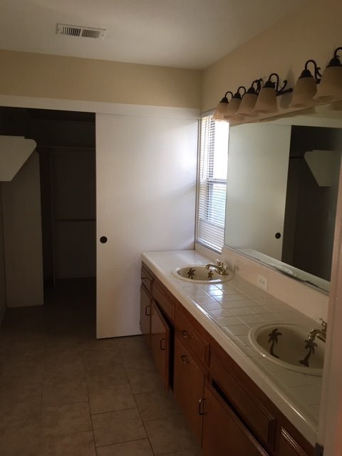 Building Photo - Silvercreek beauty. Come make this beautif...