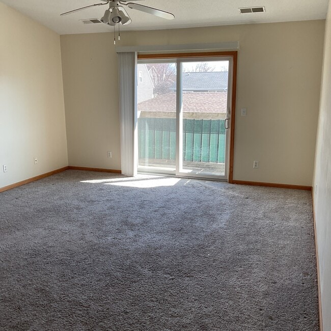 Living room - Westcove North