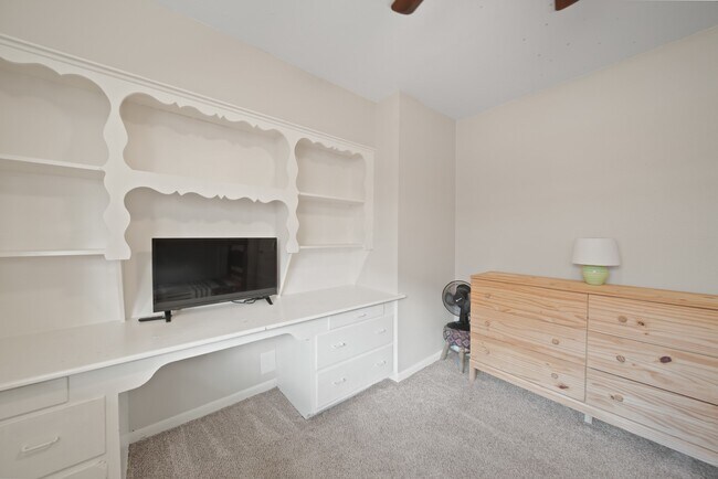 Building Photo - 5411 Meadow Creek Ln