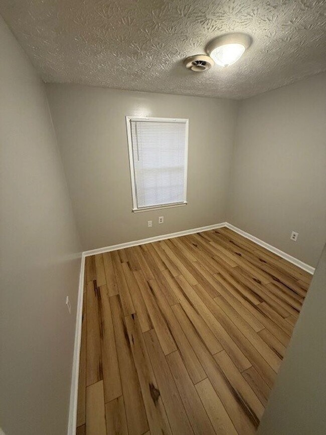 Building Photo - Lovely 3 BR House in South Lexington! New ...