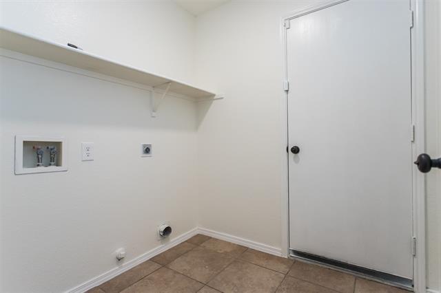 Building Photo - 2629 Clear Brook Dr