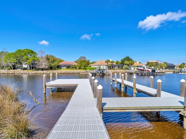 Building Photo - 330 Kelly Plantation Dr