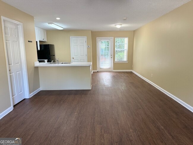 Building Photo - 1171 Riverside Terrace