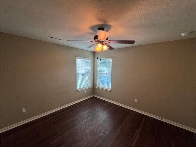 Building Photo - 626 N Tennyson Ln