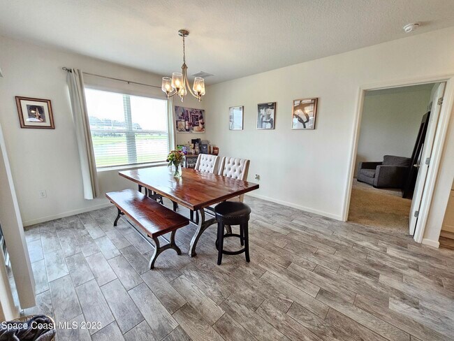 Building Photo - 445 Sorrento Dr