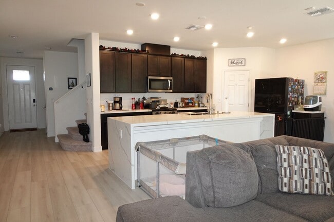 Building Photo - Coming Soon! 5/BR 4/BA Home in Gated Community