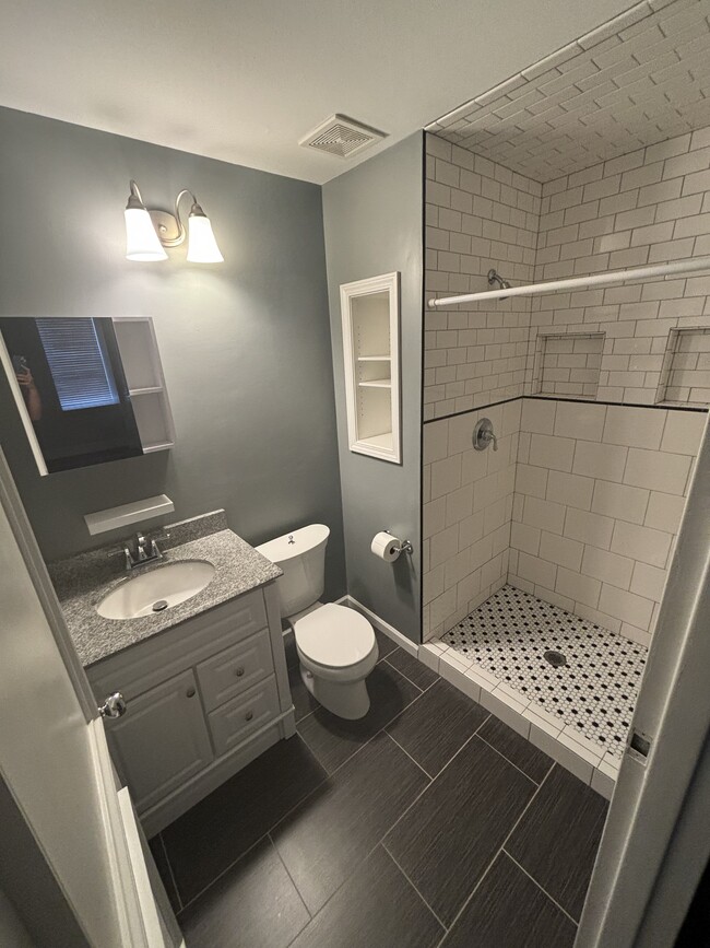 Master Bath - 234 N Broadway