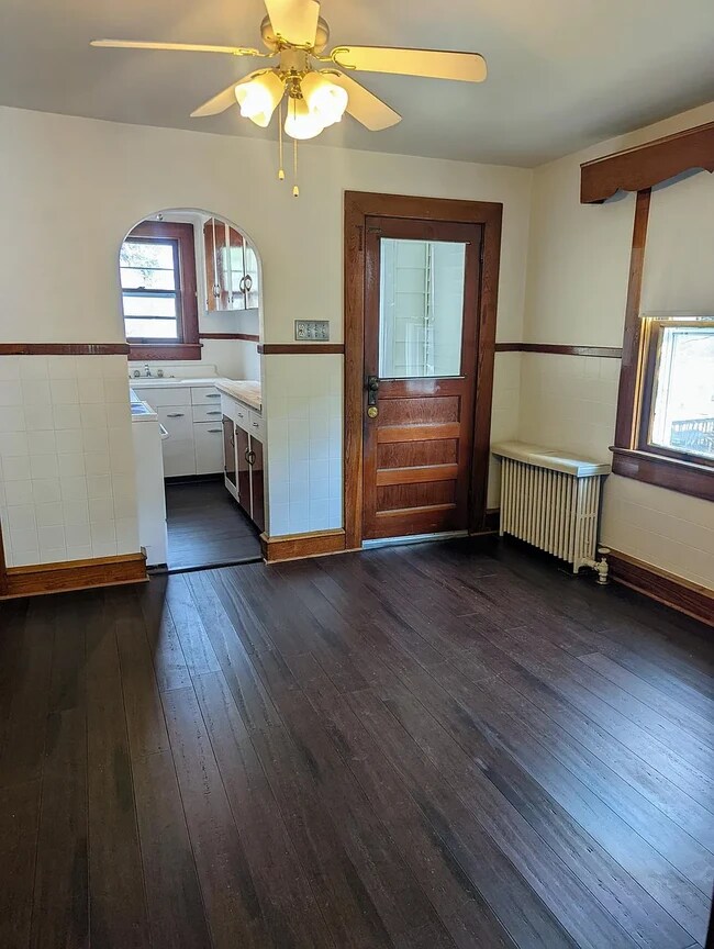 Building Photo - 37 Hurbane St