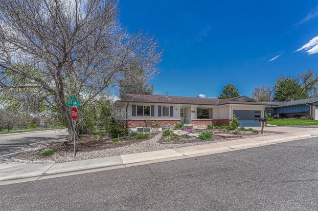 Building Photo - 6905 E Hillside Pl