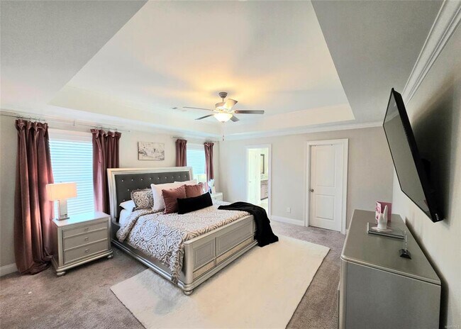 Building Photo - 656 Riverdale Dr.