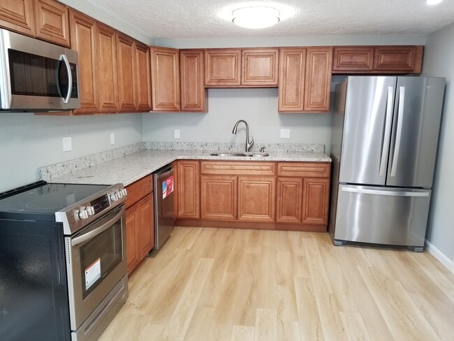 Building Photo - 46 Brookway Dr