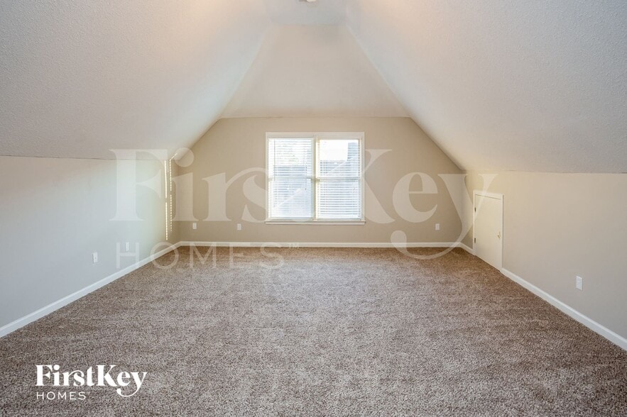 Building Photo - 2048 Bohemia Cove