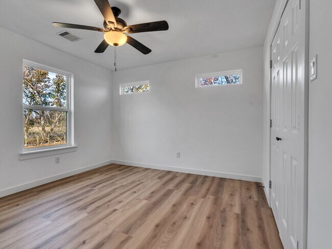 Building Photo - ? 3 Bed / 2.5 Bath Duplex – Spacious & Move-In Ready! ?