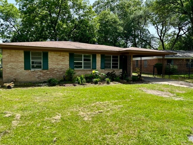 Primary Photo - 1308 Parkview Dr