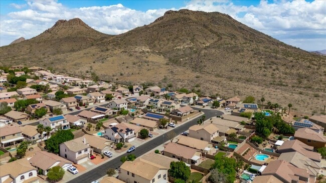 Building Photo - 6349 W Desert Hollow Dr