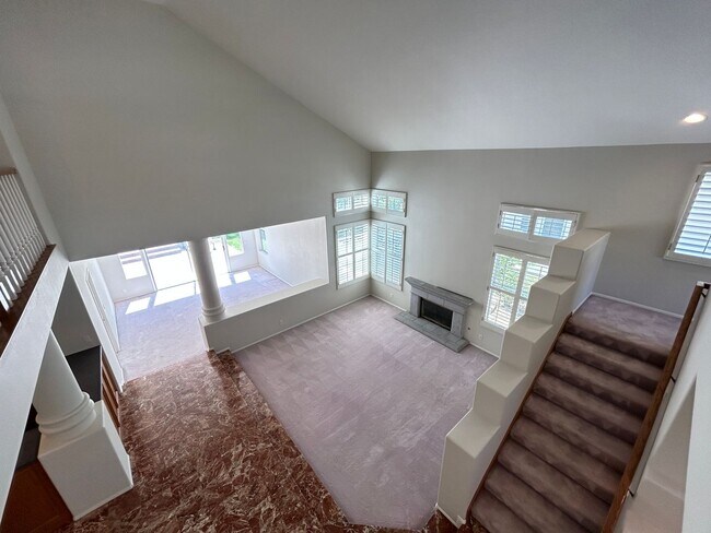 Building Photo - 8132 E Hillsdale Dr