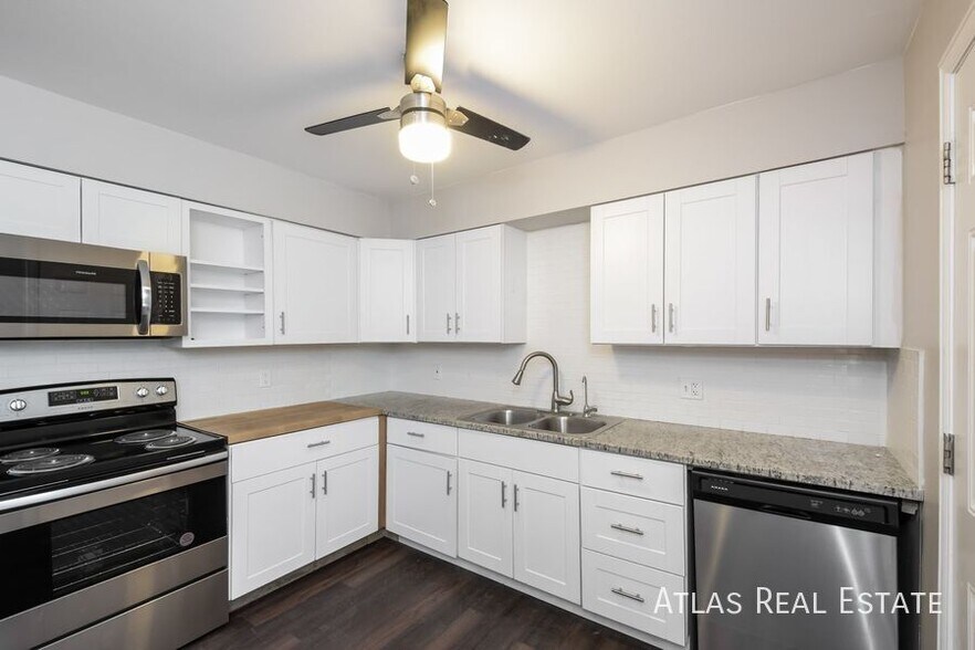 Building Photo - 730 S Oakland St